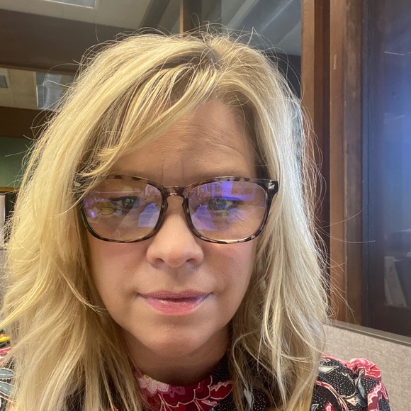 Meet your Posher, Candace - Picture 1 of 1